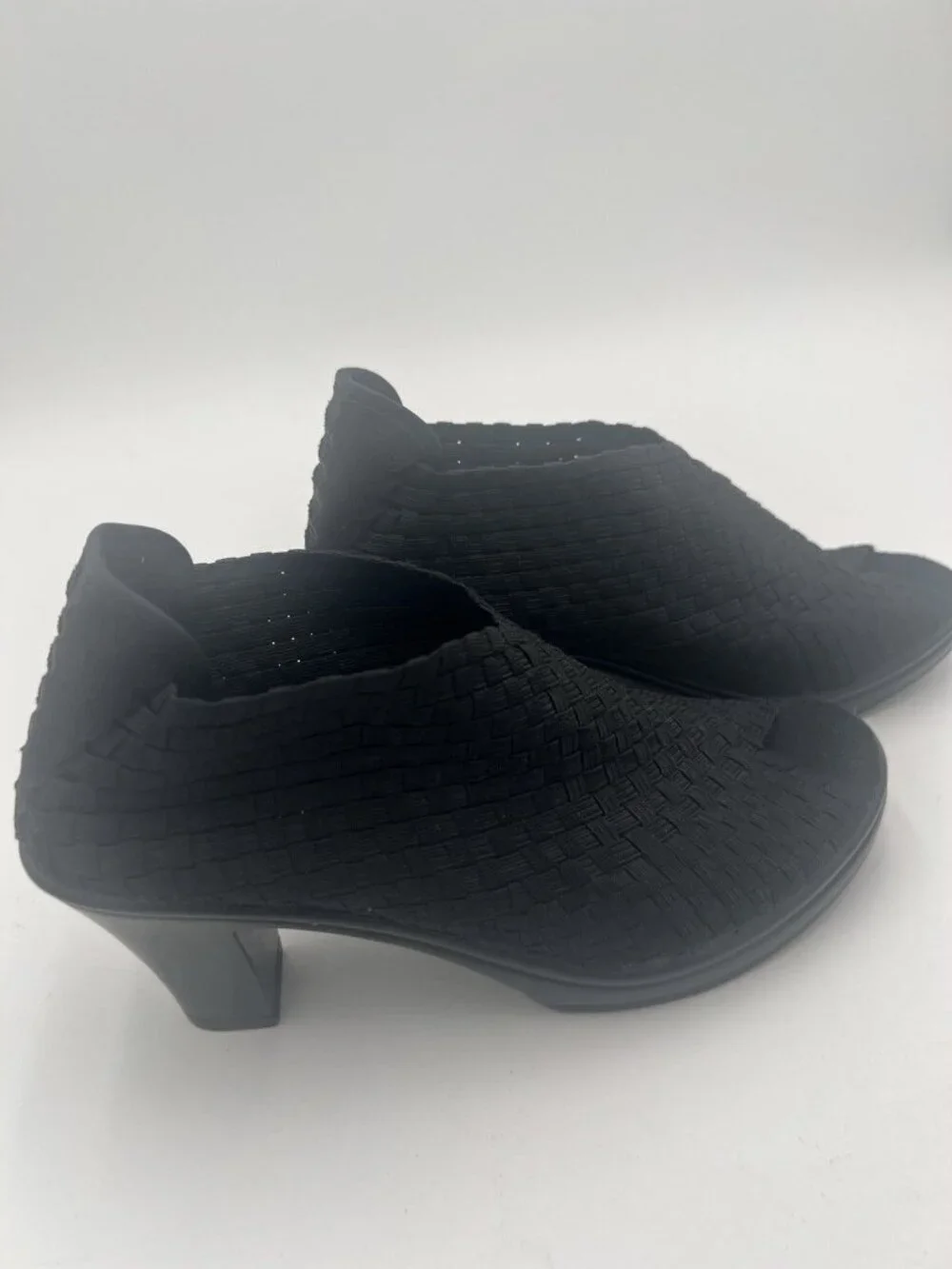 Bernie Mev Claire Woven Peep Toe Heels Black Comfort Slip On EU 38 US 7 7.5 NWOB
